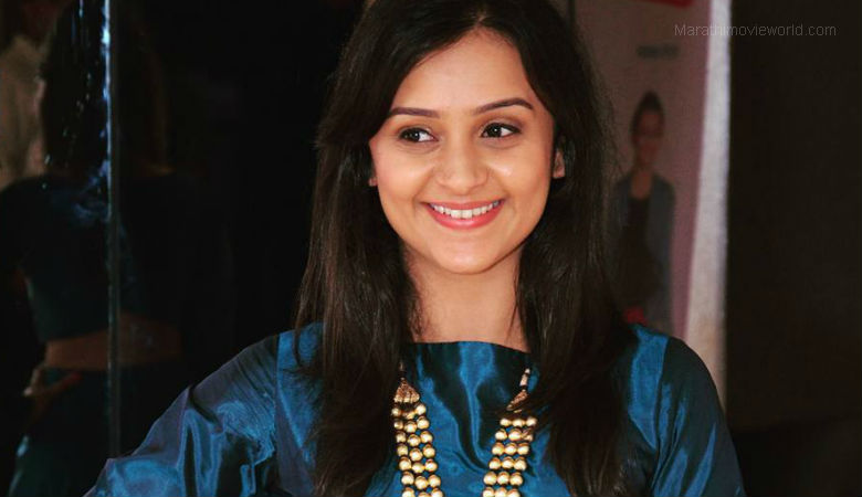 Parna Pethe Marathi Actress Image