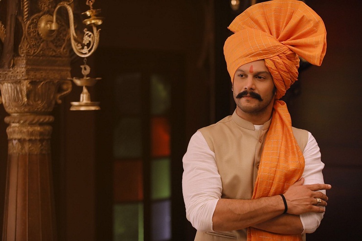 Adinath Kothare in Marathi film 'Chandramukhi'