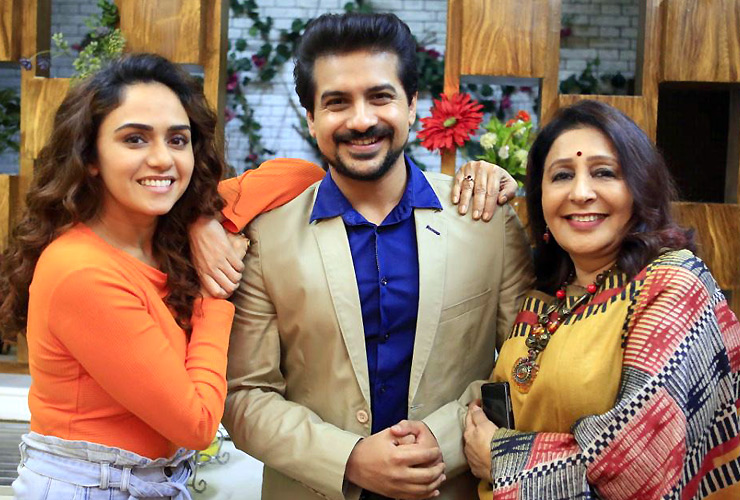 Amruta Khanvilkar, Pushkar Jog, Vandana Gupte in Marathi Movie 'Well Done Baby'