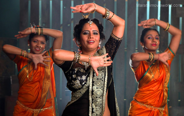 Actress Smita Tambe, Lavani, dance