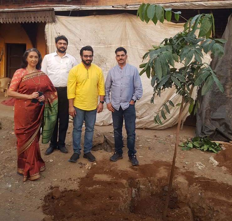 Neen Kulkarni, Dr Amol Kolhe, Sayaji Shinde, while tree plantation on set