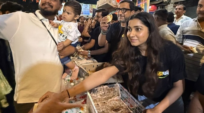 Prasad Oak movie 'Vada Paav'