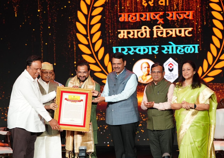 Prasad Oak received V Shantaram Award