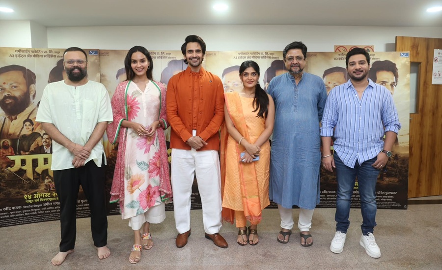 Bhushan Pradhan, Pushkaraj Chirputkar, Sharvari Jeminis, Hardik Joshi, Isha Keskar, Prasad Khandekar, Rajan Bhise, Yatin Karyekar Disha Pardeshi and Nikhil Rau