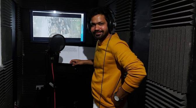 actor Suvrat Joshi dubbing for Marathi film