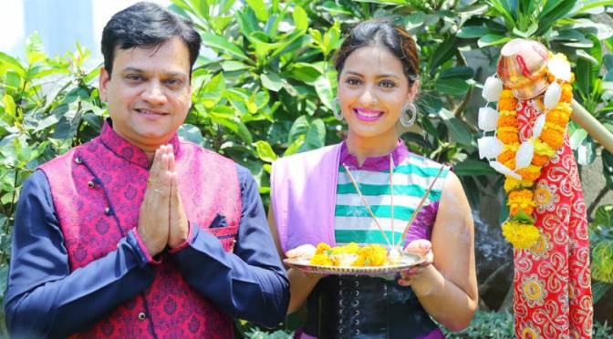 Tejashree Pradhan and Mangesh Desai, Marathi movie 'Judgement'