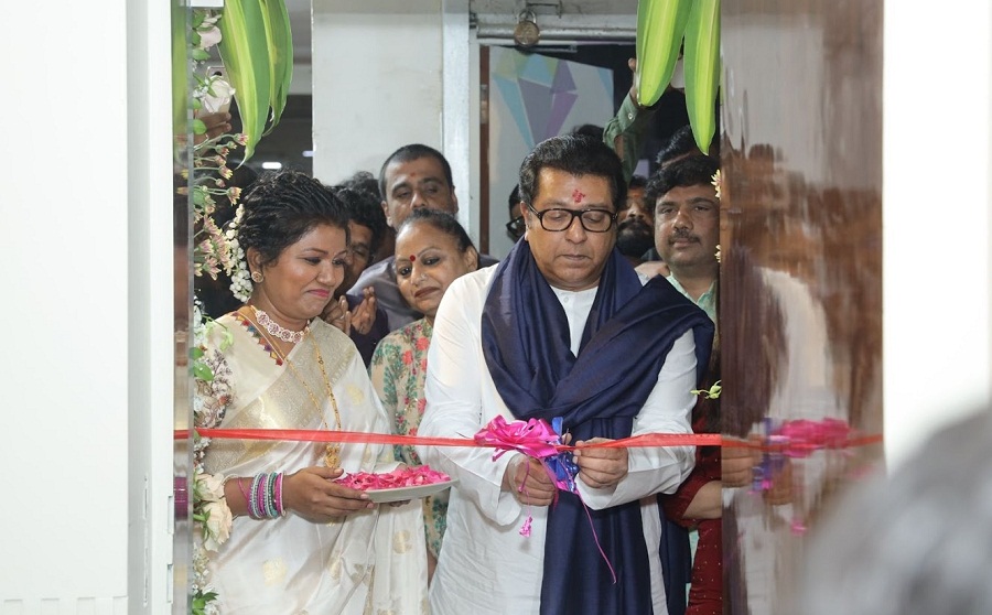 Vaishali Made, Raj Thackeray