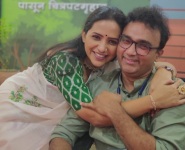 Vijay Dhondu Kalamkar, Veena Jamkar