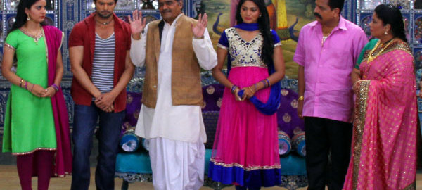 Ashok Saraf, Mahesh Manjrekar, Pooja Sawant, Vrundavan Film