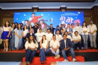anjay Narvekar, Siddharth Jadhav, Umesh Kamat, Tejaswini Pandit, Vishakha Subhedar, Anand Ingale, Nagesh Bhosale, Vanita Kharat, Jaywant Wadkar, Mira Jagannath, Bijay Anand